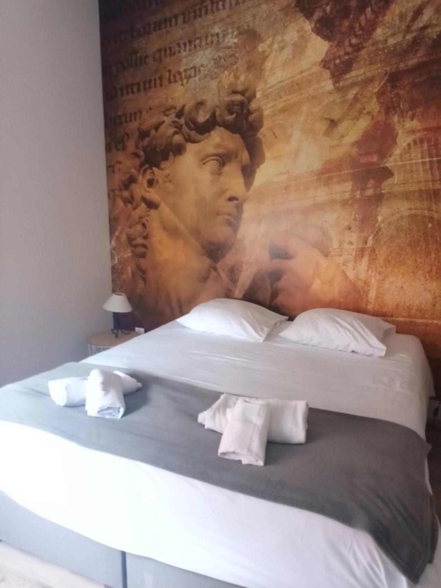 Suite Premium Le Figaro 1 Épernay Exteriör bild
