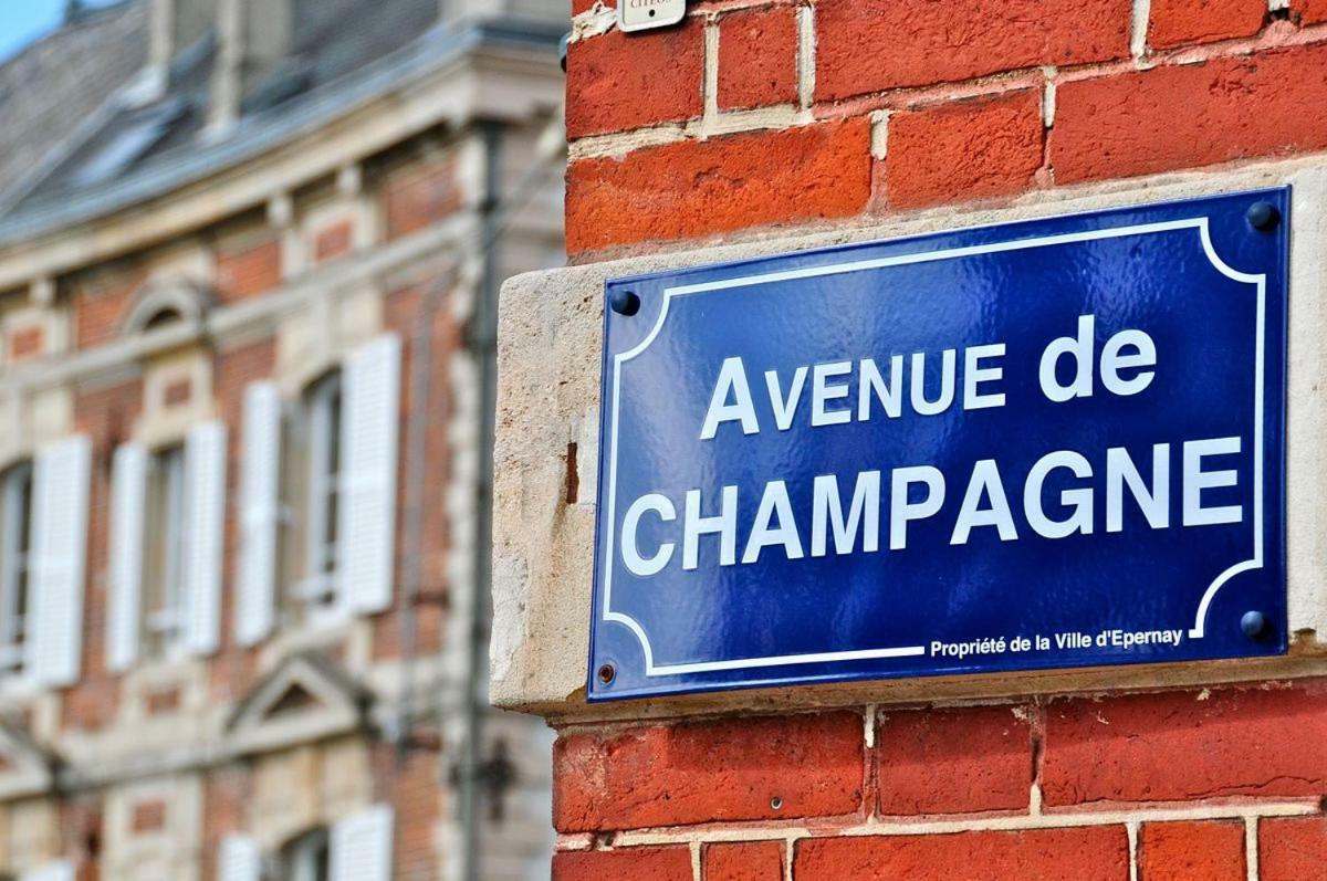 Suite Premium Le Figaro 1 Épernay Exteriör bild