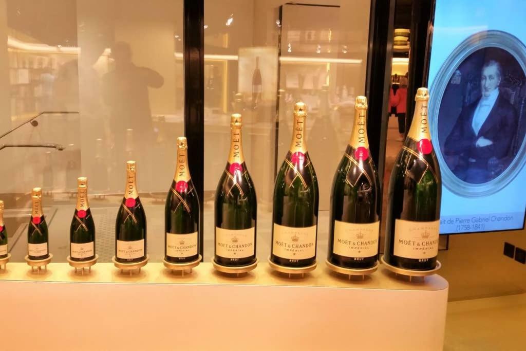 Suite Premium Le Figaro 1 Épernay Exteriör bild