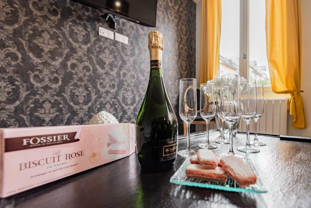 Suite Premium Le Figaro 1 Épernay Exteriör bild